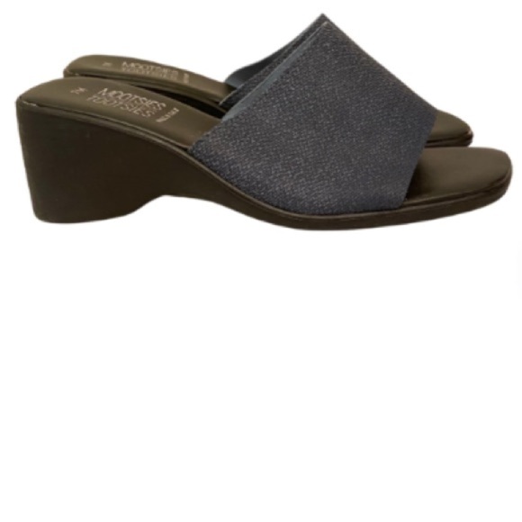 MOOTSIES TOOTSIES Denim-Look Slip On Sandals - Picture 1 of 9